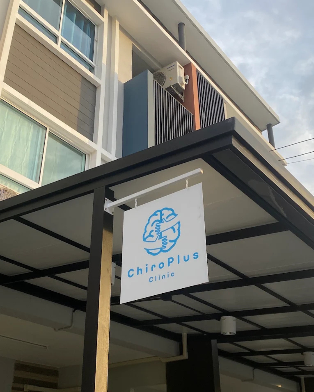 Stores standsole สาขาคลินิก chiroplus clinic la salle ลาซาล 2